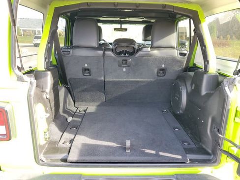 Used 2021 Jeep Wrangler Unlimited Sahara w/ Uconnect 4C Nav & Sound Group AWD/4WD image 9