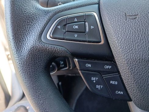 Used 2015 Ford Focus SE FWD image 16