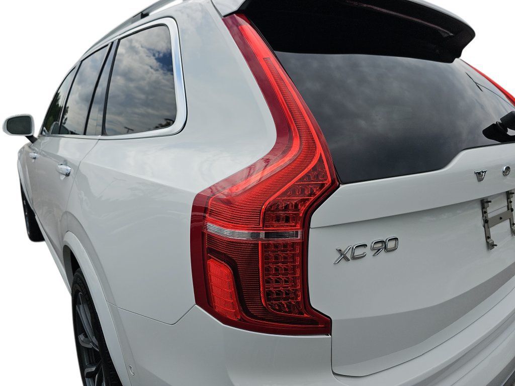Used 2018 Volvo XC90 T6 Momentum w/ Convenience Package AWD/4WD image 35