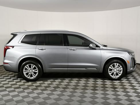 Used 2025 Cadillac XT6 Luxury image 5