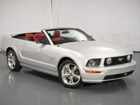 Used 2006 Ford Mustang GT image 9