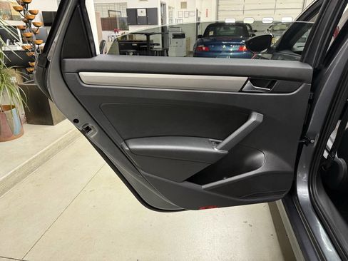 Used 2021 Volkswagen Passat 2.0T SE image 12