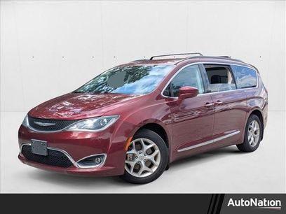 Used 2017 Chrysler Pacifica Touring-L w/ Tire & Wheel Group