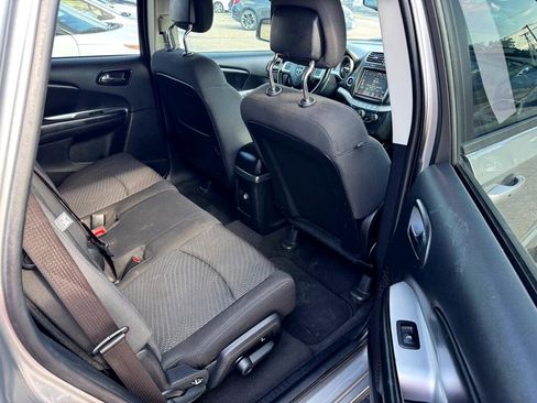 Used 2017 Dodge Journey SXT w/ Premium Group image 9
