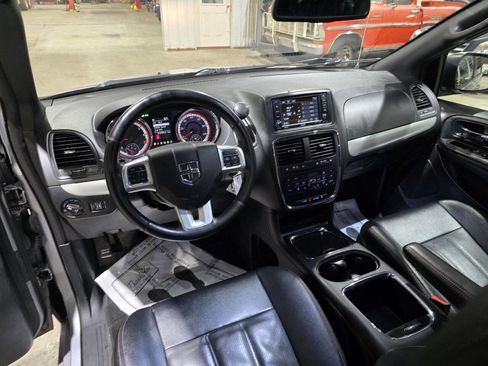 Used 2018 Dodge Grand Caravan GT FWD image 26