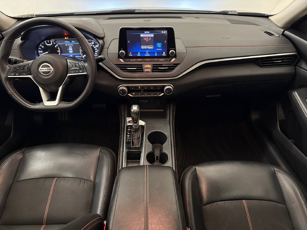 Used 2022 Nissan Altima 2.5 SR w/ Midnight Edition Package FWD image 13