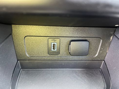Used 2019 Ford Escape SE FWD image 34