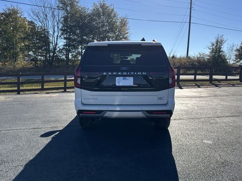 New 2025 Ford Expedition Platinum w/ Driver's Package image 6