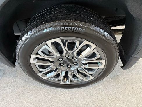 Used 2025 GMC Sierra 1500 Denali Ultimate image 18