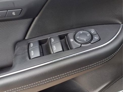 Certified 2025 Buick Envision Preferred AWD/4WD image 16
