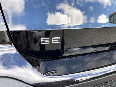 Certified 2022 Volkswagen Taos SE FWD image 7