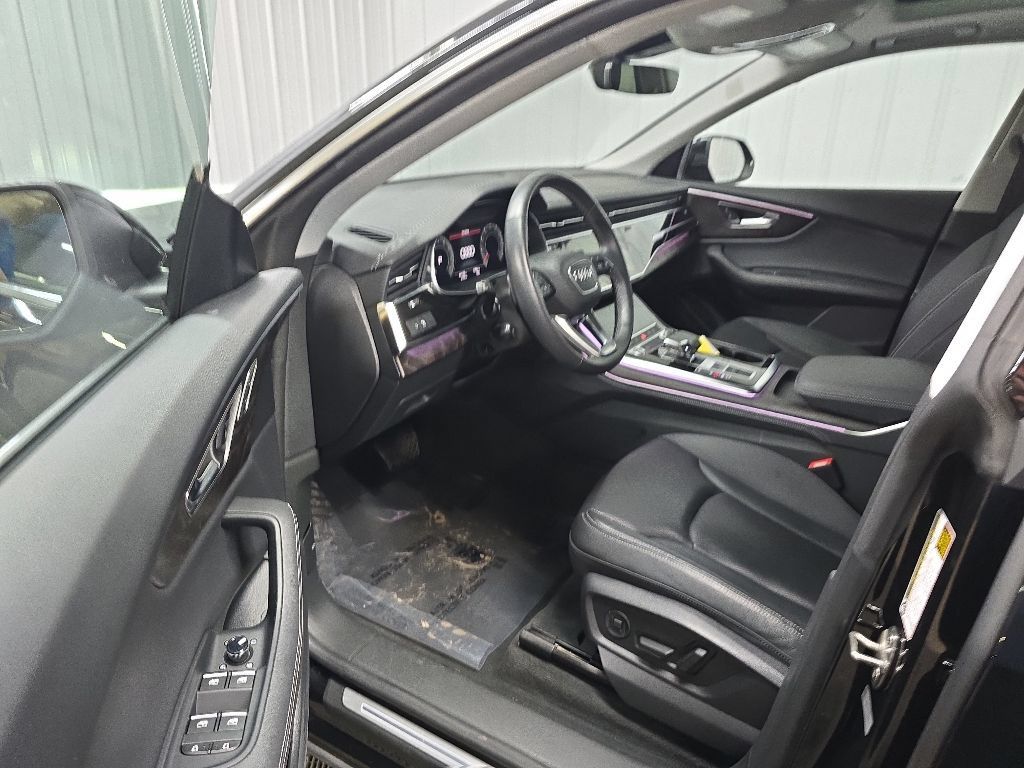 Used 2023 Audi Q8 Premium Plus w/ Premium Plus Package AWD/4WD image 29