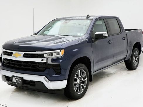 Used 2023 Chevrolet Silverado 1500 LT image 2