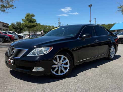 Used 2008 Lexus LS 460 RWD image 2