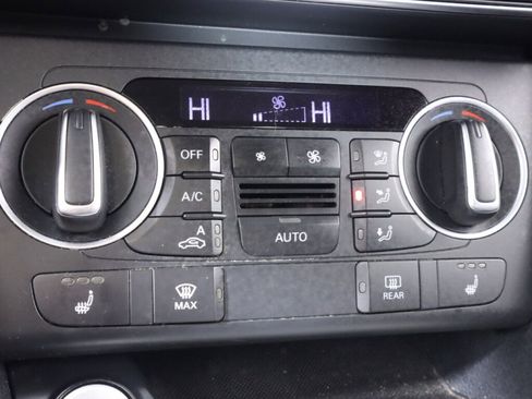 Used 2018 Audi Q3 2.0T Premium Plus image 22