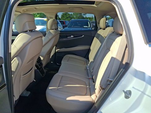 Used 2023 Lincoln Nautilus Reserve w/ Equipment Group 201A AWD/4WD image 9