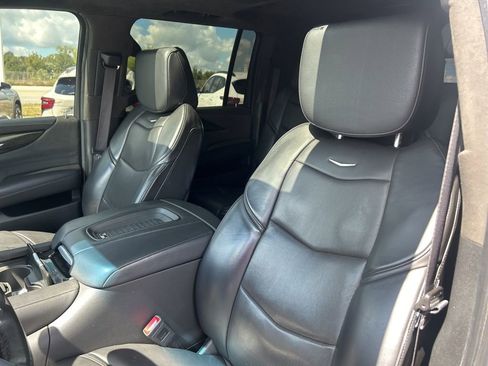 Used 2019 Cadillac Escalade ESV Platinum image 21
