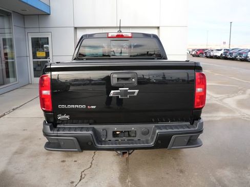 Used 2019 Chevrolet Colorado Z71 w/ Z71 Midnight Edition image 35