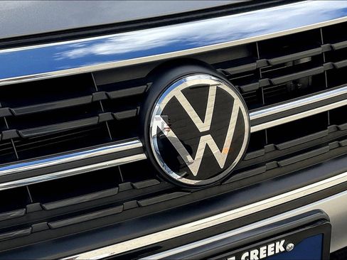 Certified 2024 Volkswagen Jetta SE image 30