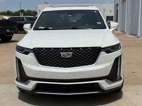 Used 2021 Cadillac XT6 Premium Luxury FWD image 2