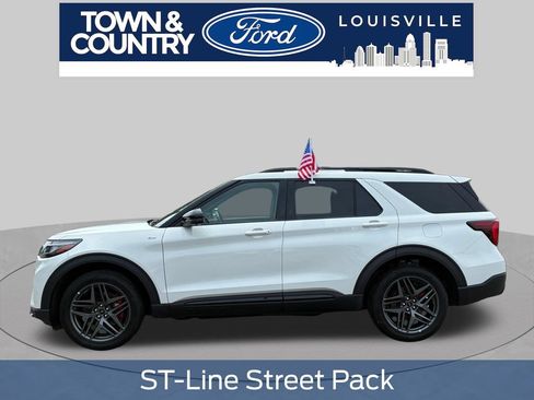 Used 2025 Ford Explorer ST-Line w/ ST-Line Street Pack AWD/4WD image 6