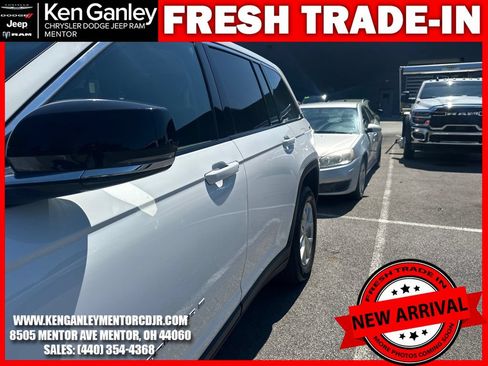 Used 2023 Jeep Grand Cherokee Limited AWD/4WD image 7