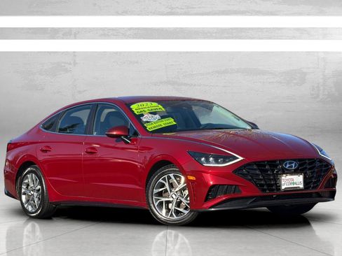 Used 2023 Hyundai Sonata SEL FWD image 2