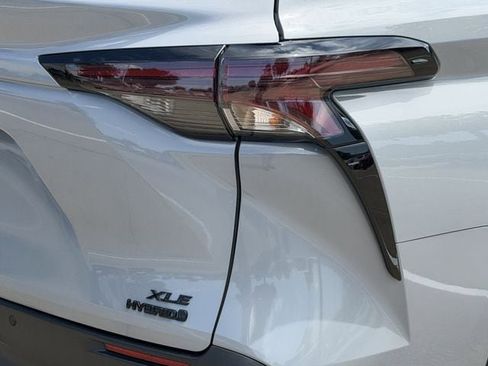 Used 2024 Toyota Sienna XLE Woodland Edition AWD/4WD image 7