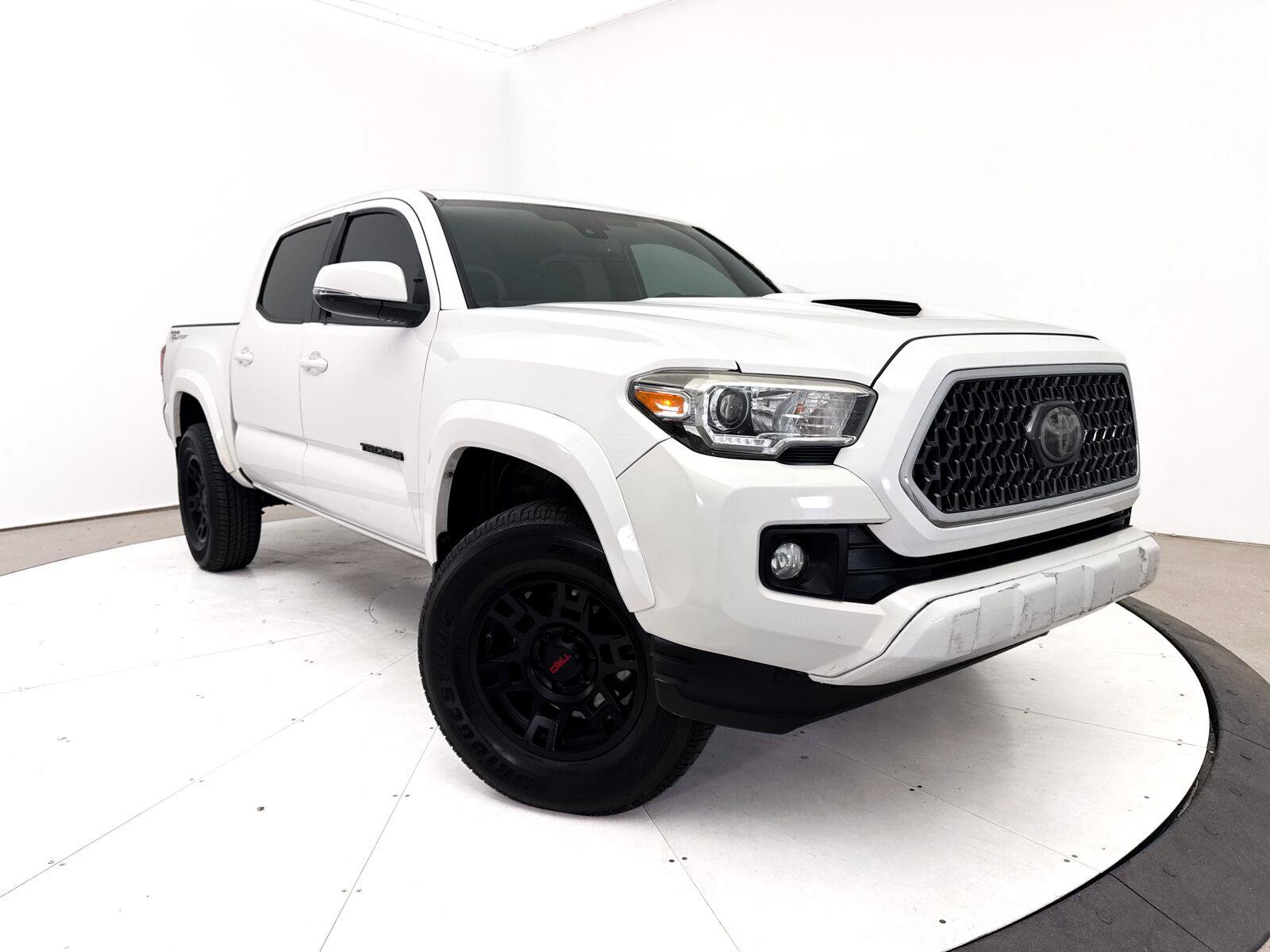 Used 2018 Toyota Tacoma TRD Sport w/ Technology Package RWD image 1