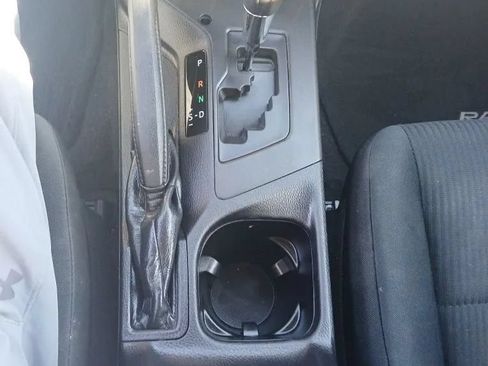 Used 2016 Toyota RAV4 LE FWD image 13