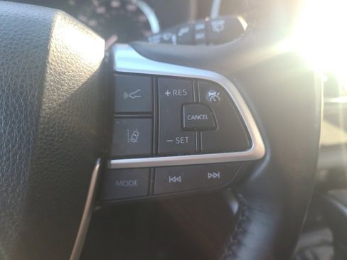 Used 2023 Toyota Highlander LE image 21