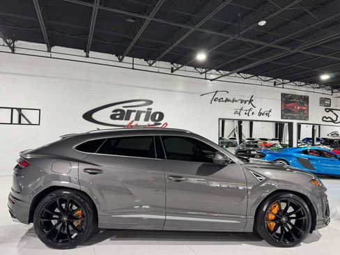 Used 2021 Lamborghini Urus image 8