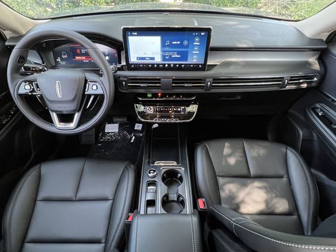 New 2025 Lincoln Corsair FWD image 15