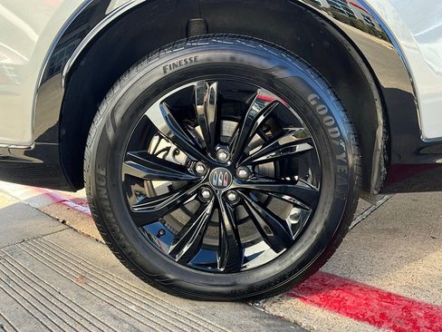 Used 2025 Buick Envista Sport Touring image 9