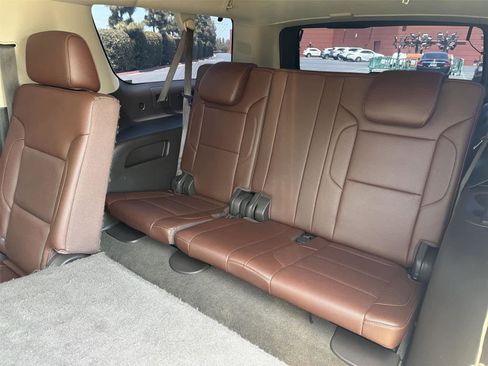 Used 2018 Chevrolet Suburban Premier AWD/4WD image 42