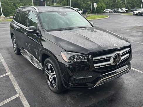 Used 2023 Mercedes-Benz GLS 450 4MATIC image 2