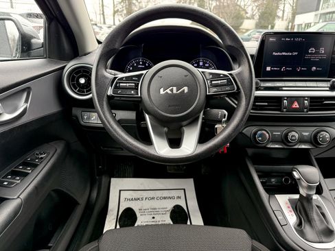Certified 2023 Kia Forte LXS w/ LXS Technology Package image 32