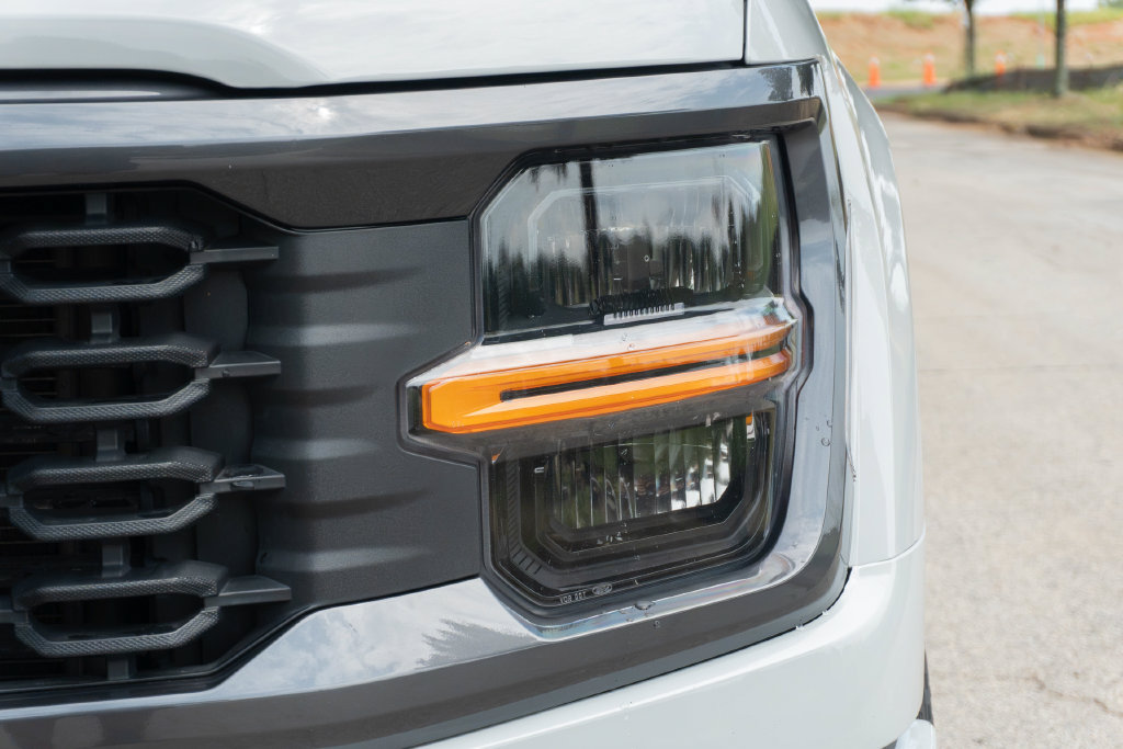 Used 2024 Ford F150 STX RWD image 3