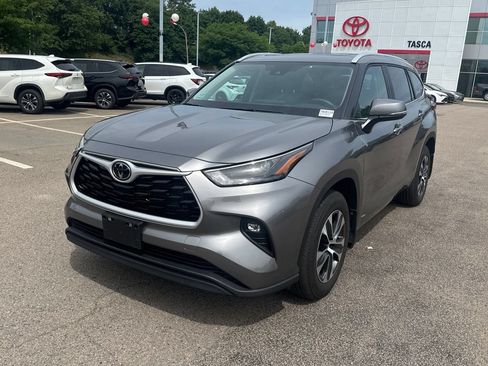 Used 2026 Toyota Highlander XLE AWD/4WD image 3