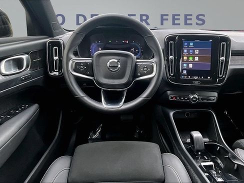 Used 2023 Volvo XC40 B4 Ultimate w/ Protection Package Premier FWD image 8