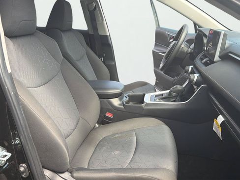 Used 2025 Toyota RAV4 XLE AWD/4WD image 20