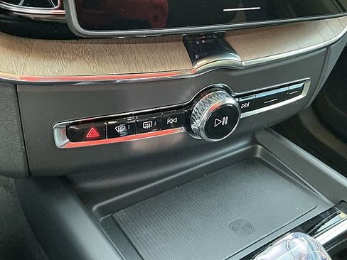 New 2026 Volvo XC60 T8 Plus w/ Protection Package Premier image 20