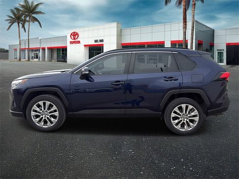 Used 2023 Toyota RAV4 XLE Premium image 5