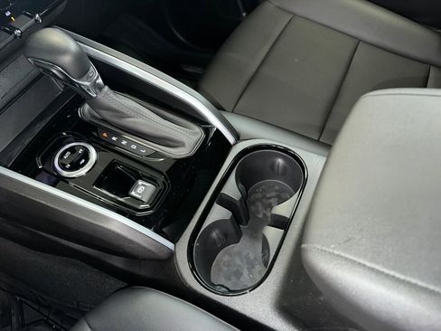 Certified 2024 Chevrolet Colorado LT w/ LT Convenience Package III image 14