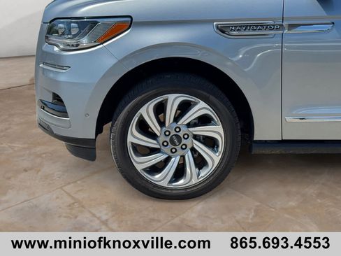 Used 2024 Lincoln Navigator L Reserve AWD/4WD image 9