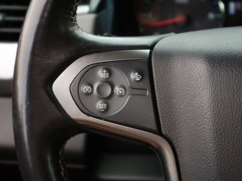 Used 2015 Chevrolet Suburban LT RWD image 15
