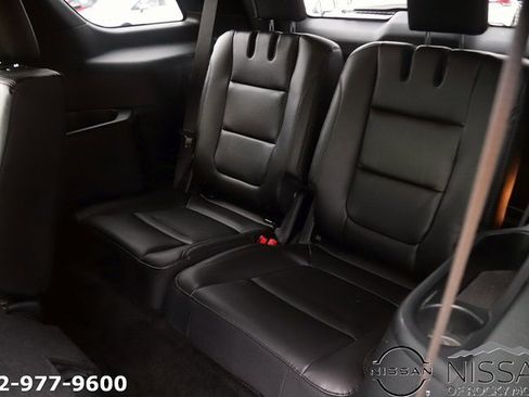 Used 2018 Ford Explorer XLT w/ Equipment Group 202A image 15