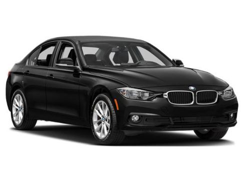 Used 2018 BMW 320i xDrive Sedan AWD/4WD image 9