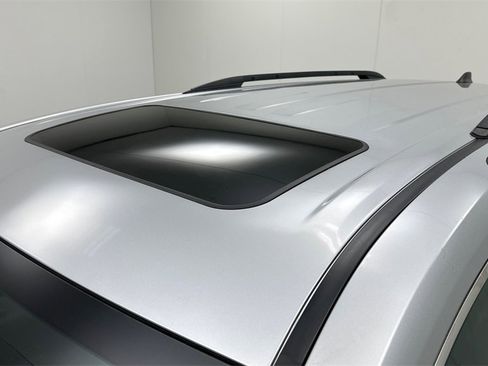 Certified 2023 Toyota Sienna XSE image 12