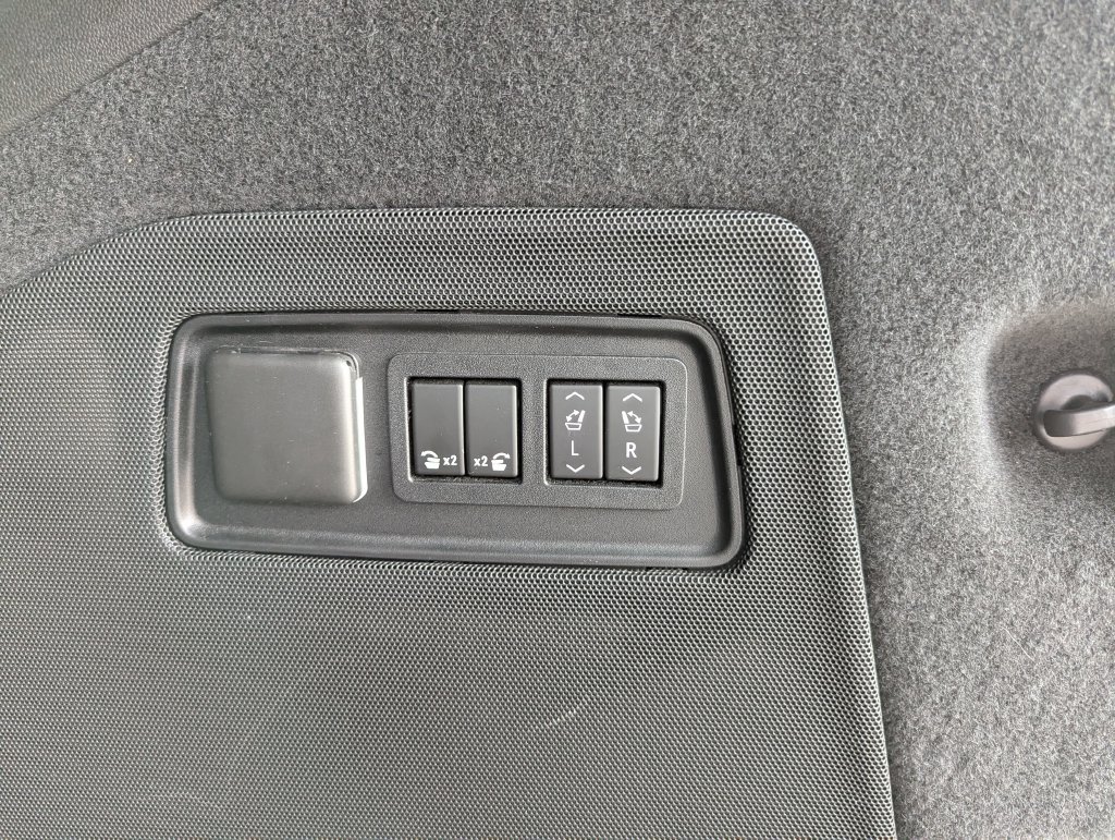Used 2021 Cadillac Escalade Sport w/ Driver Assist Tech Package AWD/4WD image 51